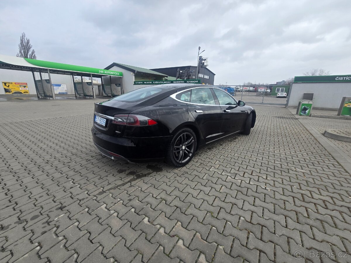 Tesla Model S 90D Free Supercharger - 5