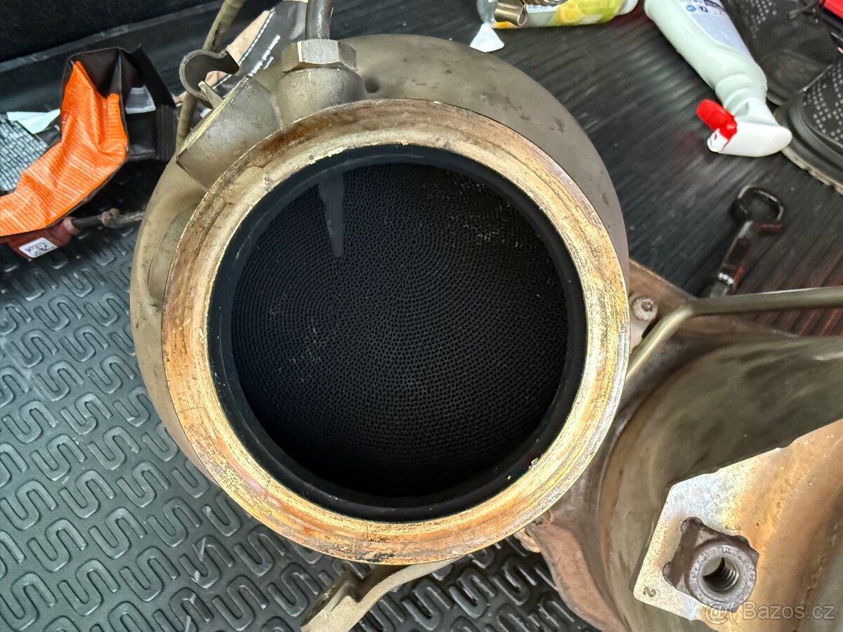 DPF filtr 05L 131 656 M - 5