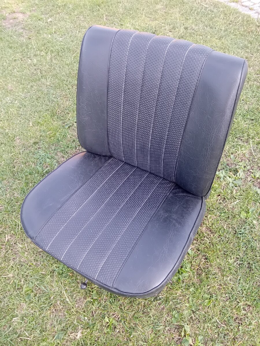Sedačka Škoda 100 - 5