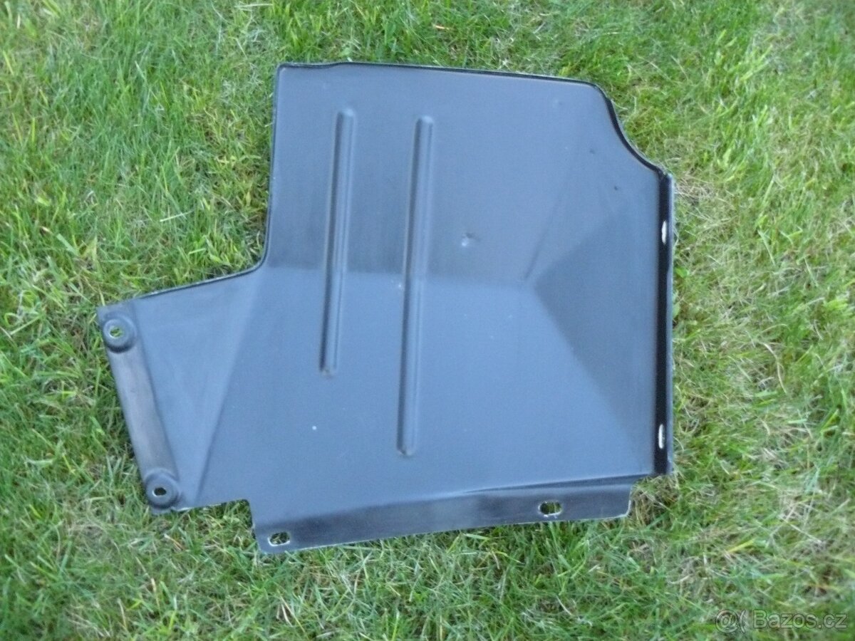 SKODA 110R kryt motoru - 5