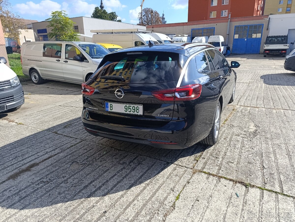 Opel Insignia B Sport Tourer Benzín - 5