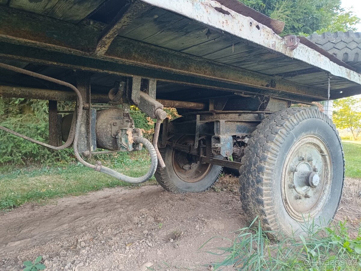vlečka za traktor, podvozek pro včelník, umístění reklamy - 5