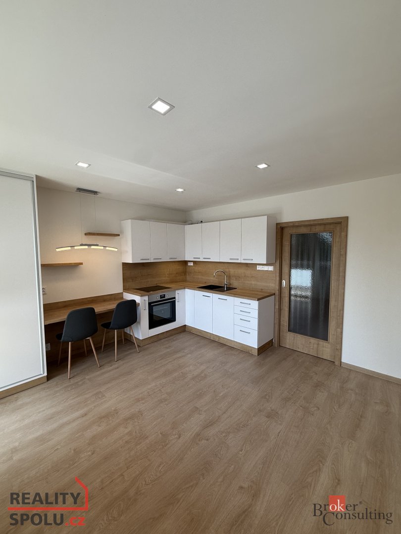 Pronájem, byty/1+kk, 34 m2, Sokolovská, Plzeň, Plzeň-město [ - 5