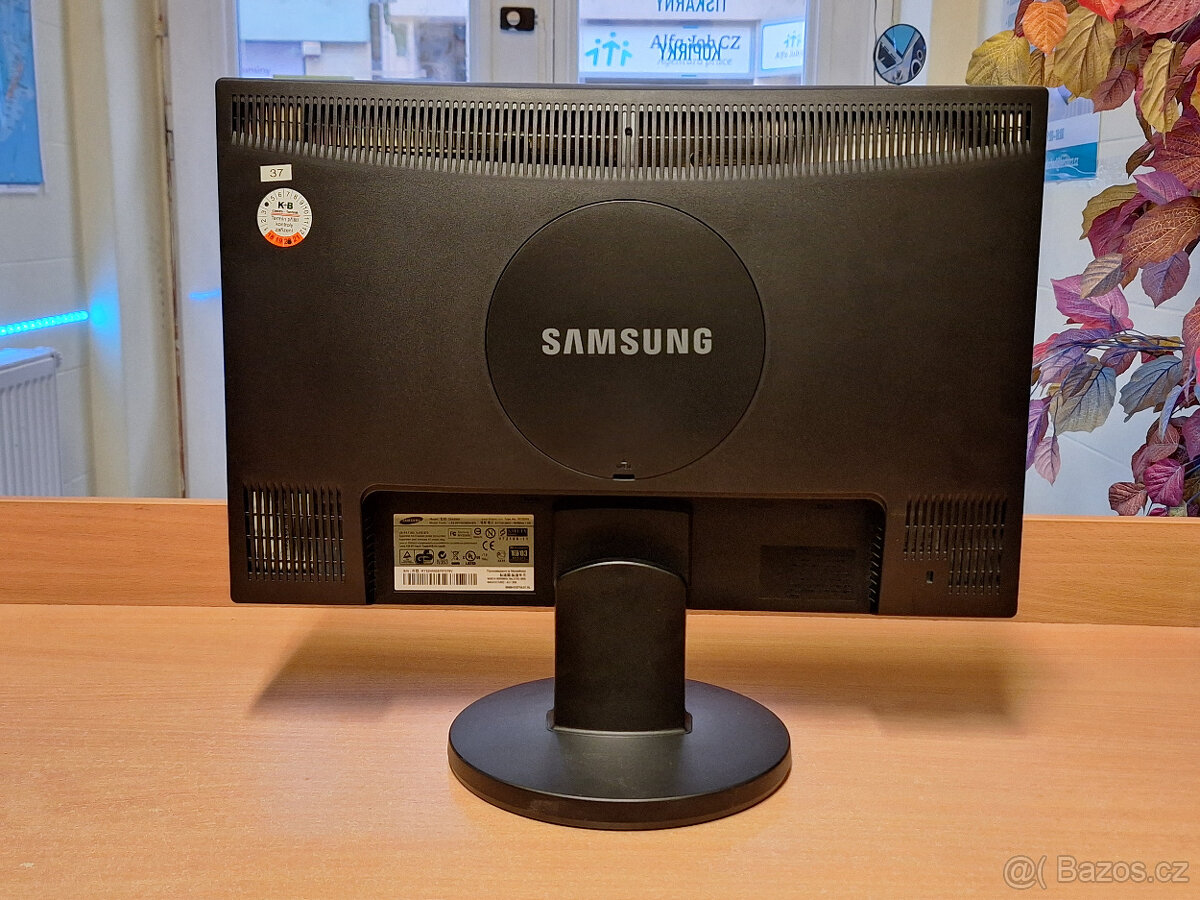 Samsung SyncMaster 2243 - 22", 1680x1050, VGA, záruka - 5