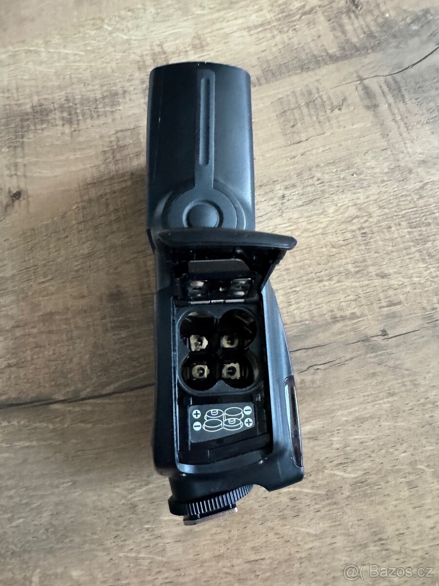 Prodám blesk SPEEDLITE YN560 - 5