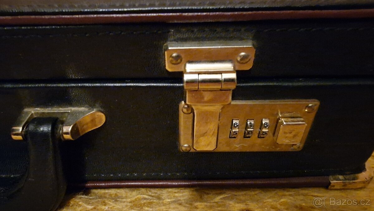 Sada příborů v kufru - 5