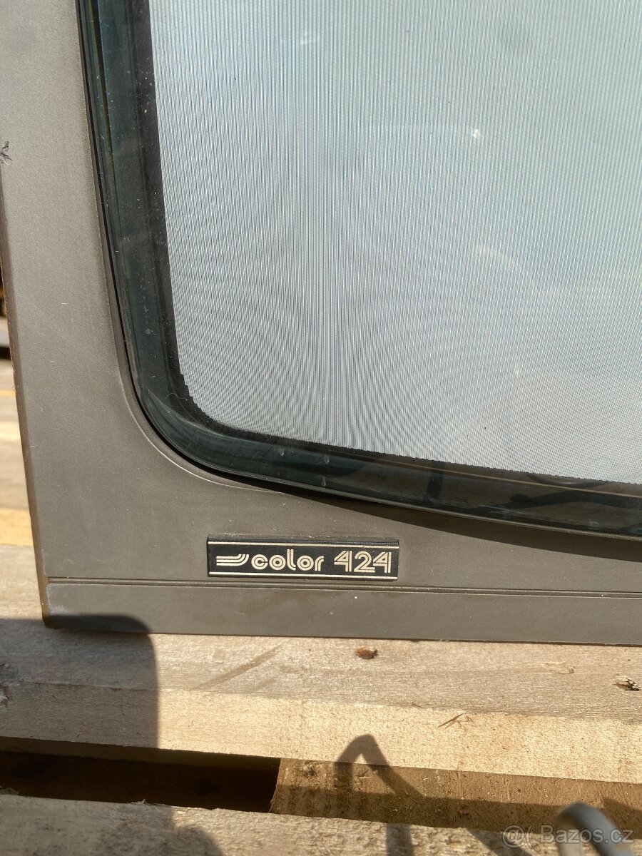 Retro televize Tesla Color 424 – 80. léta - 5
