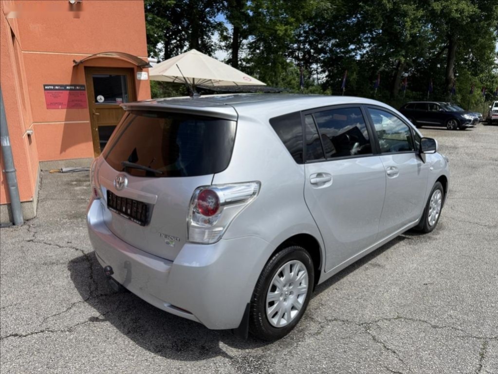 Toyota Verso,1,6 VVTi - 5