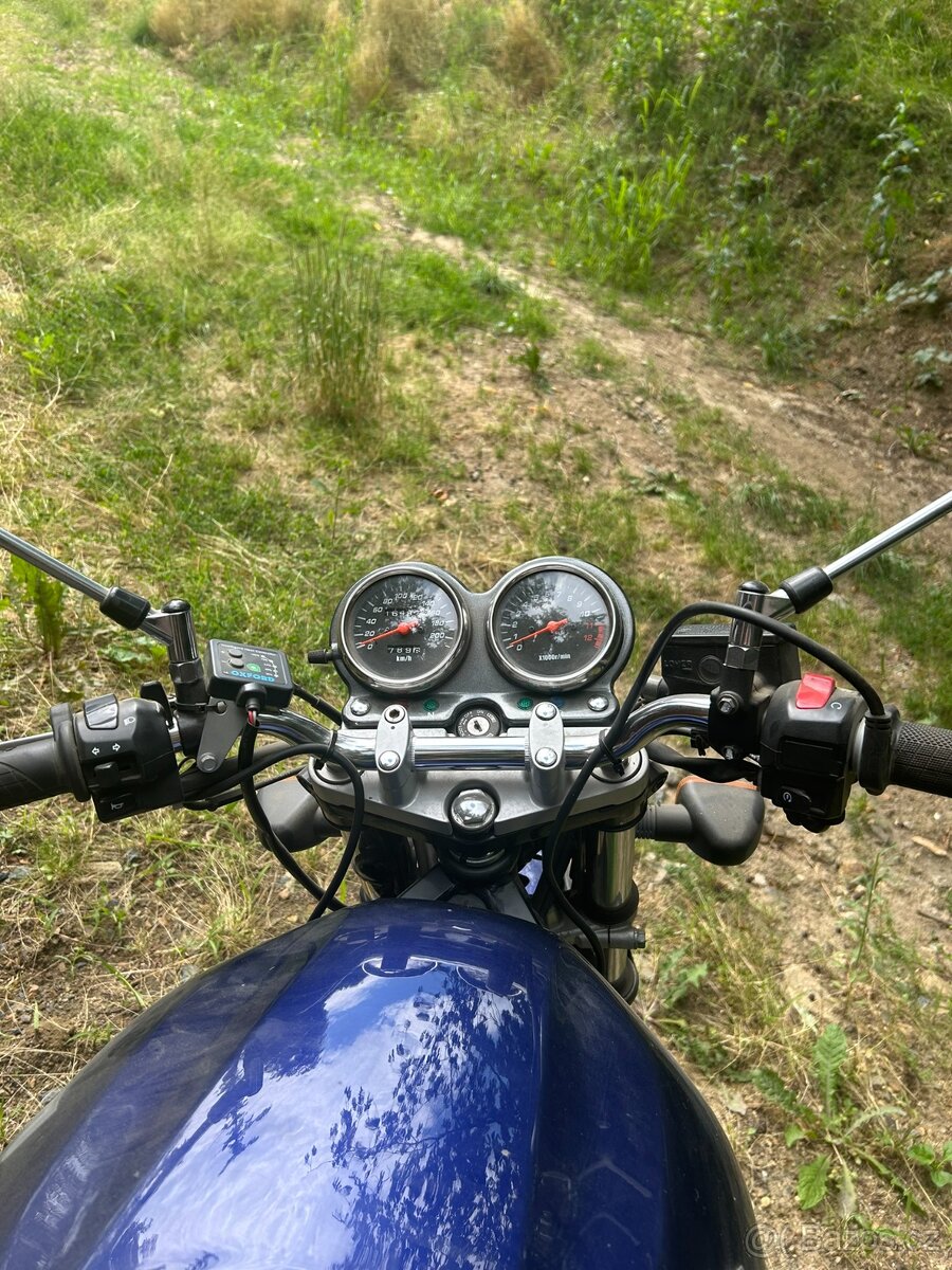 Suzuki GS 500U