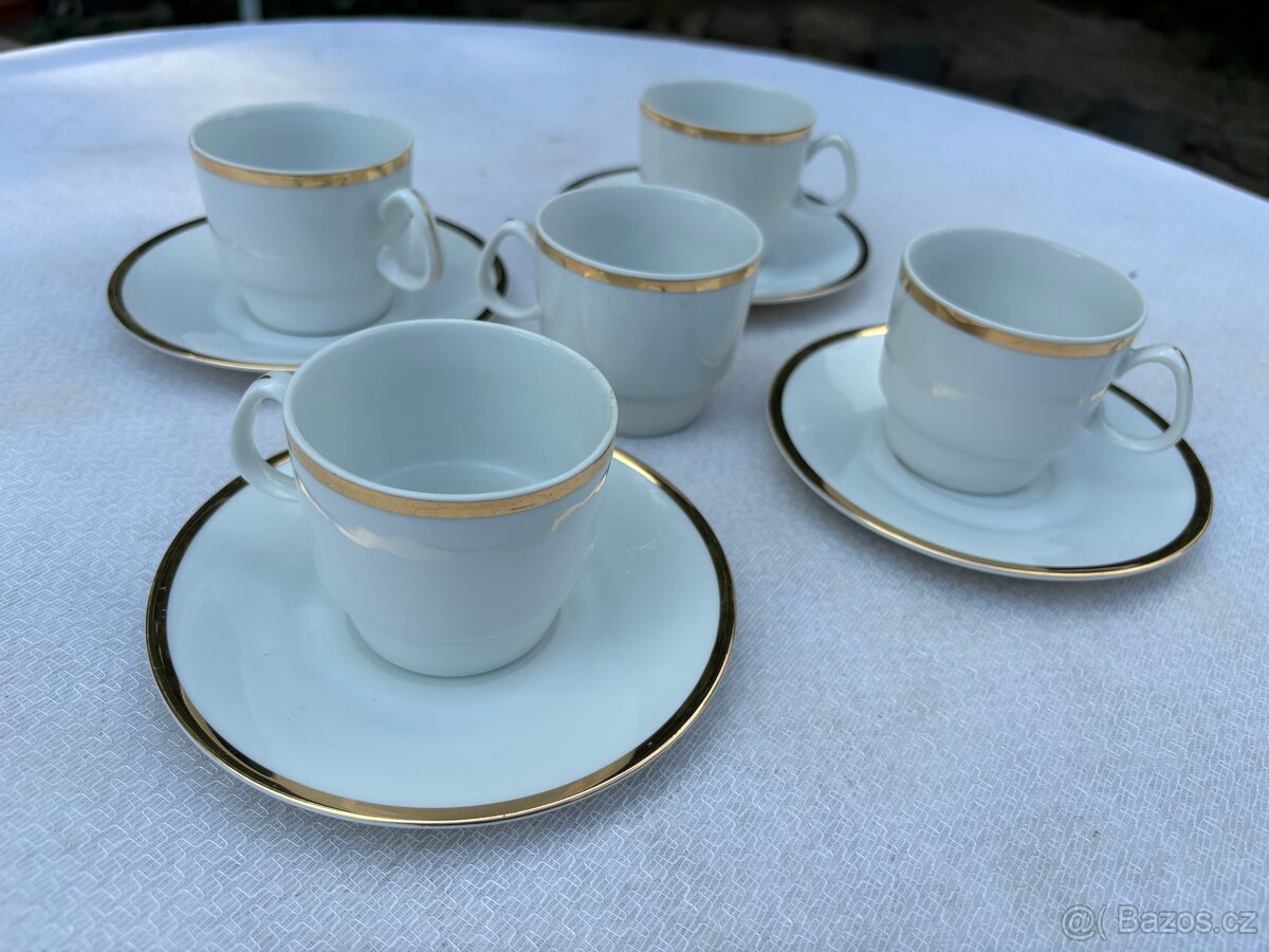 Různé sety hrnečků s talířky - 5