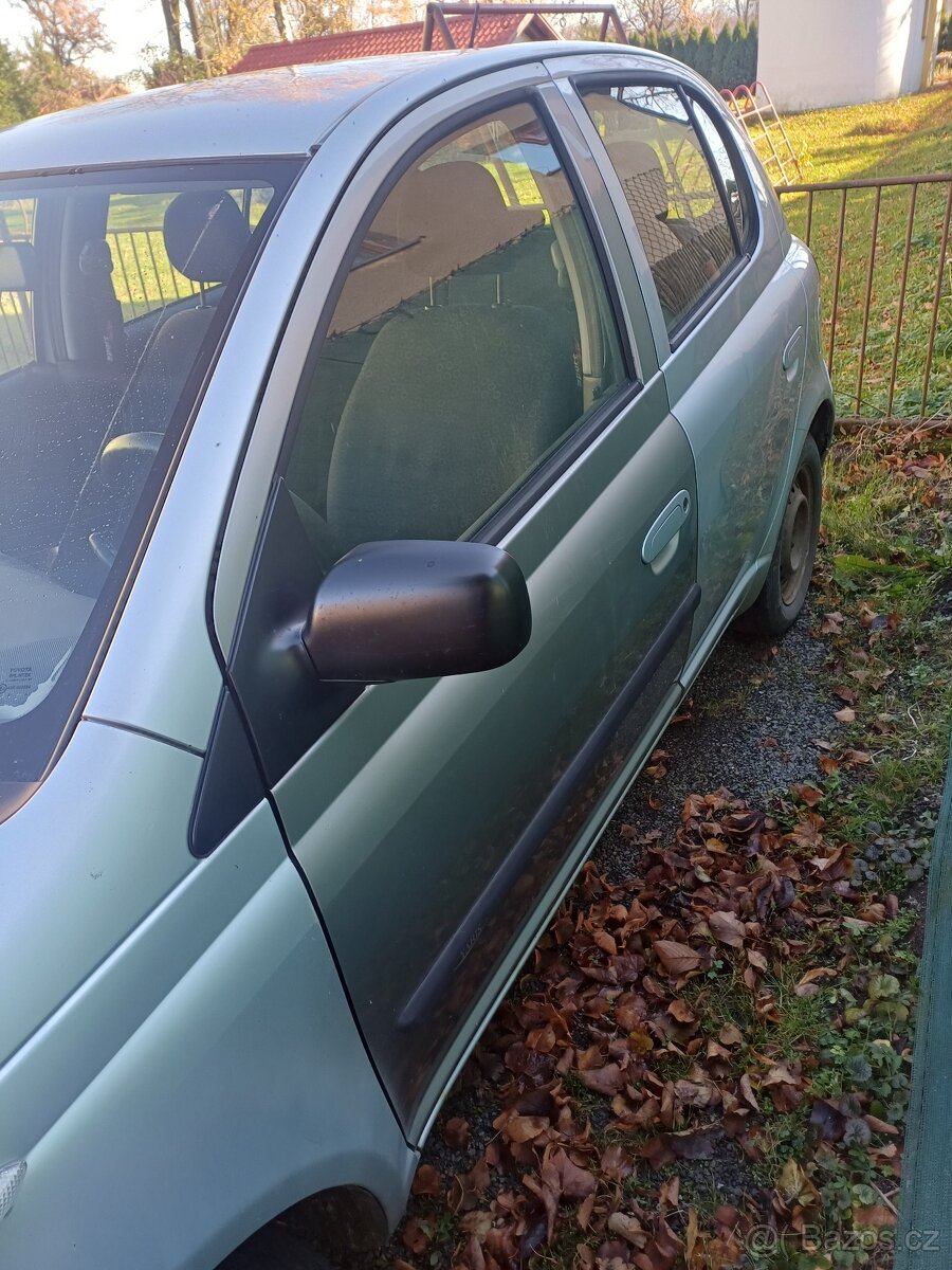 Toyota yaris 2003 - 5