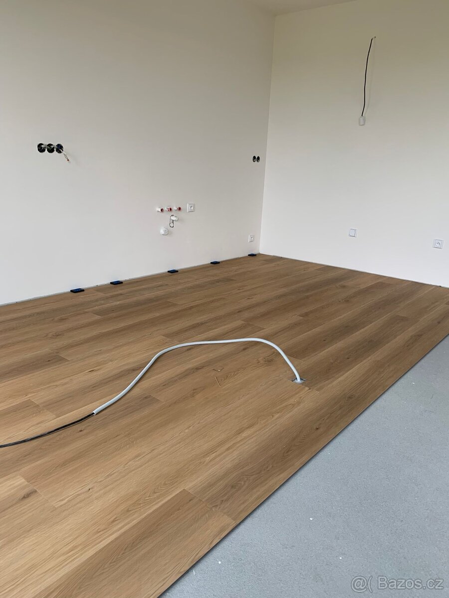 Prodám klik SPC rigidní podlahu 8 mm - 5