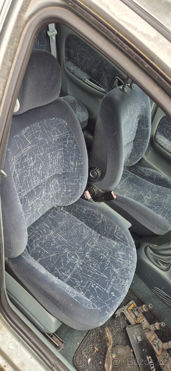 Renault Megane 2.0 16v F7R 2x Hatchback - 5