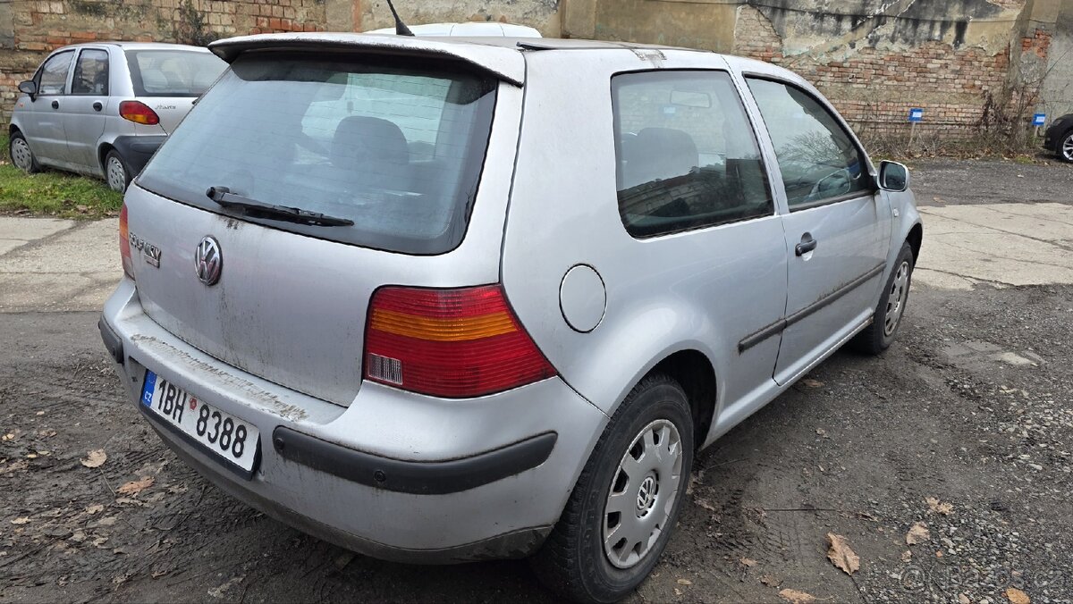 Volkswagen Golf 1,4 - 5
