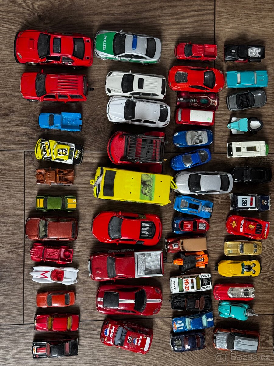 Autíčka včetně kufru - 5