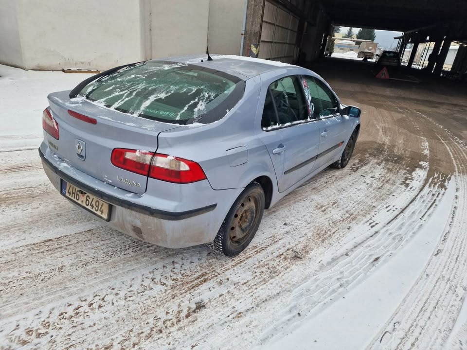 Renault Laguna. 1.9 nafta - 5