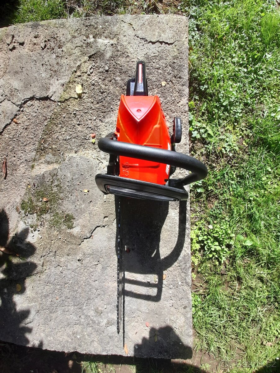Motorová pila Echo - 5