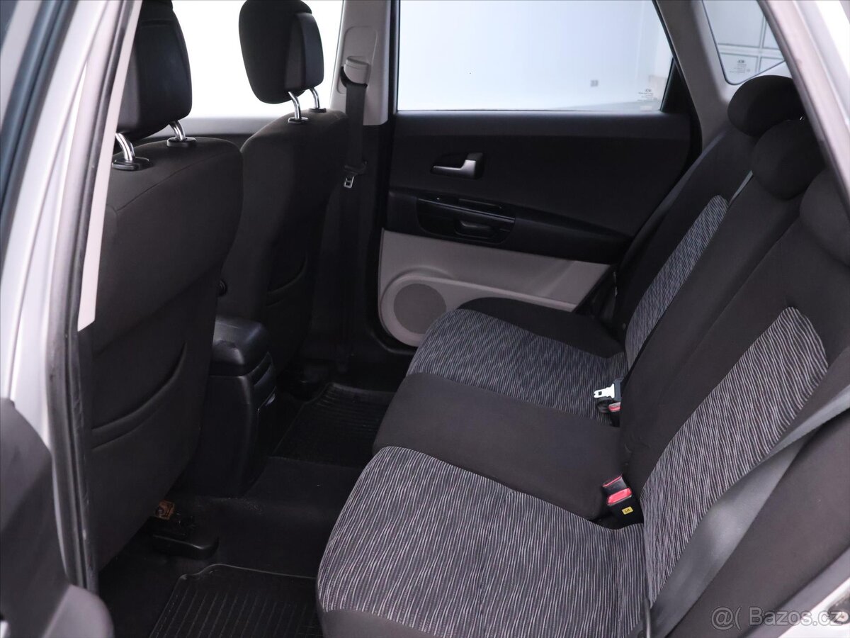 Kia Ceed 1,6 i 92kW CZ Klima (2009) - 5