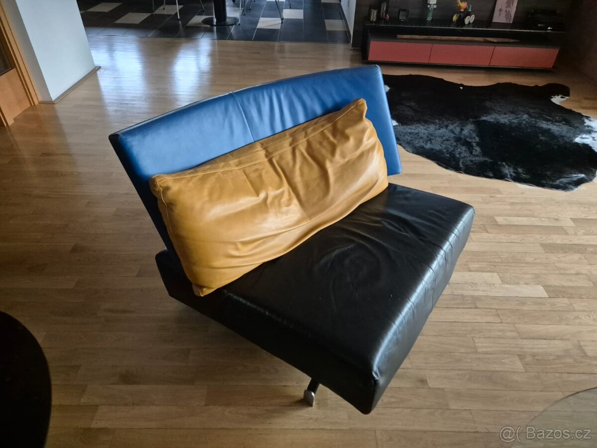 Designový celokožený gauč + křeslo– originální kus z výstavy - 5