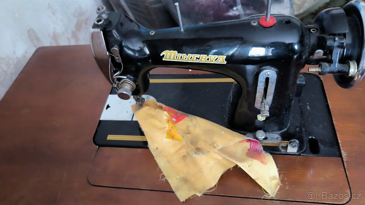 Šicí stroj Minerva funkční - 5