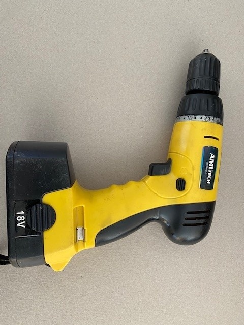 Aku vrtačka 18V - 5