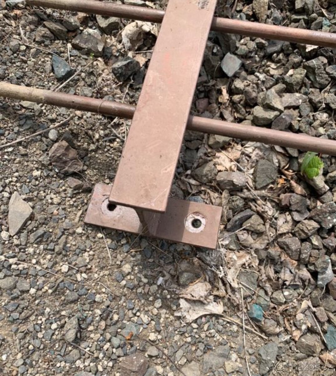 Mříž na stavební buňku - 5