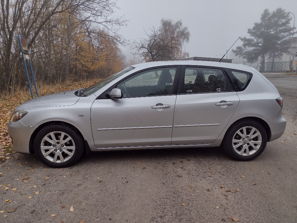 Prodám pěknou Mazdu 3 - 5