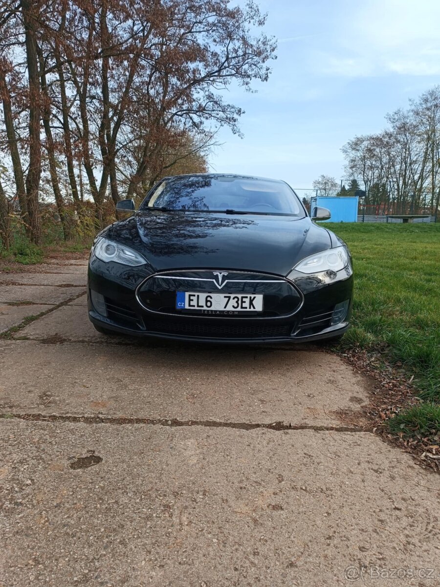 Tesla model S - 5
