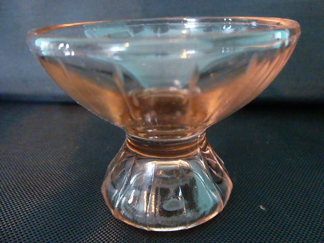 POHÁRKY - RŮŽOVÉ SKLO č.15 - 5