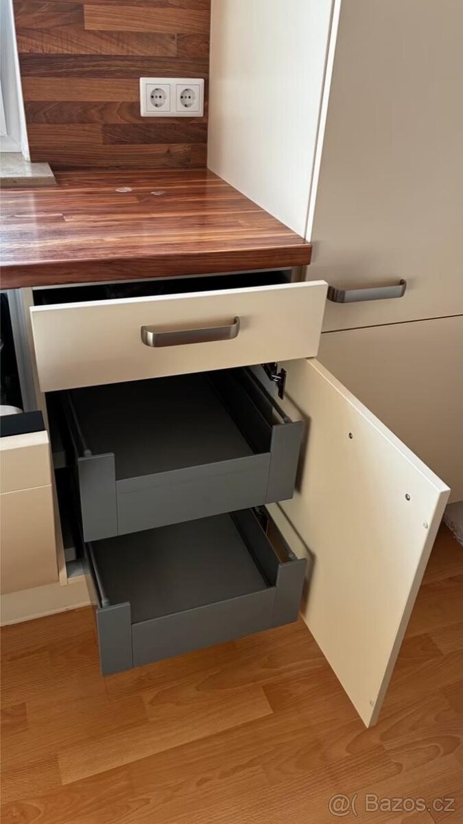 Elegentní kuchyně LIVIA - 5