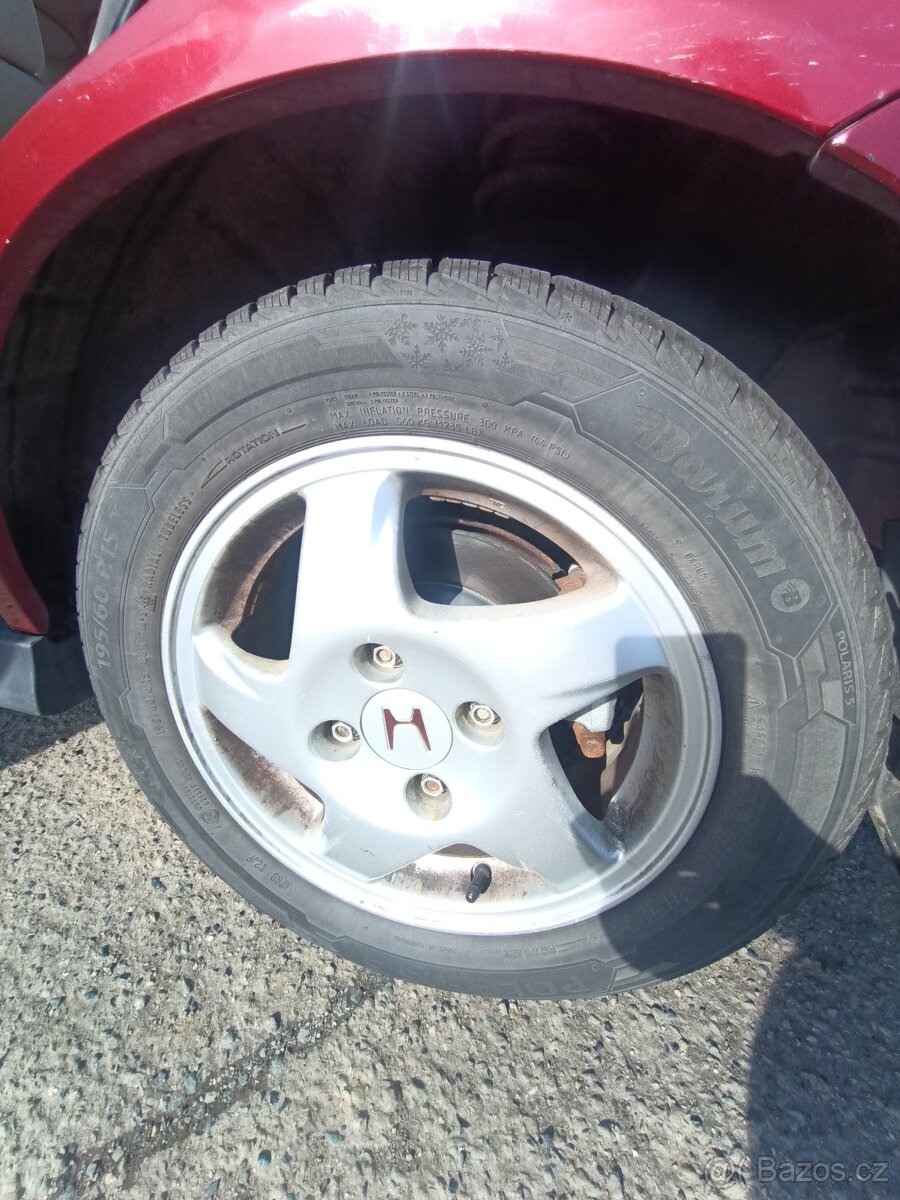 Honda Accord sedan - 5