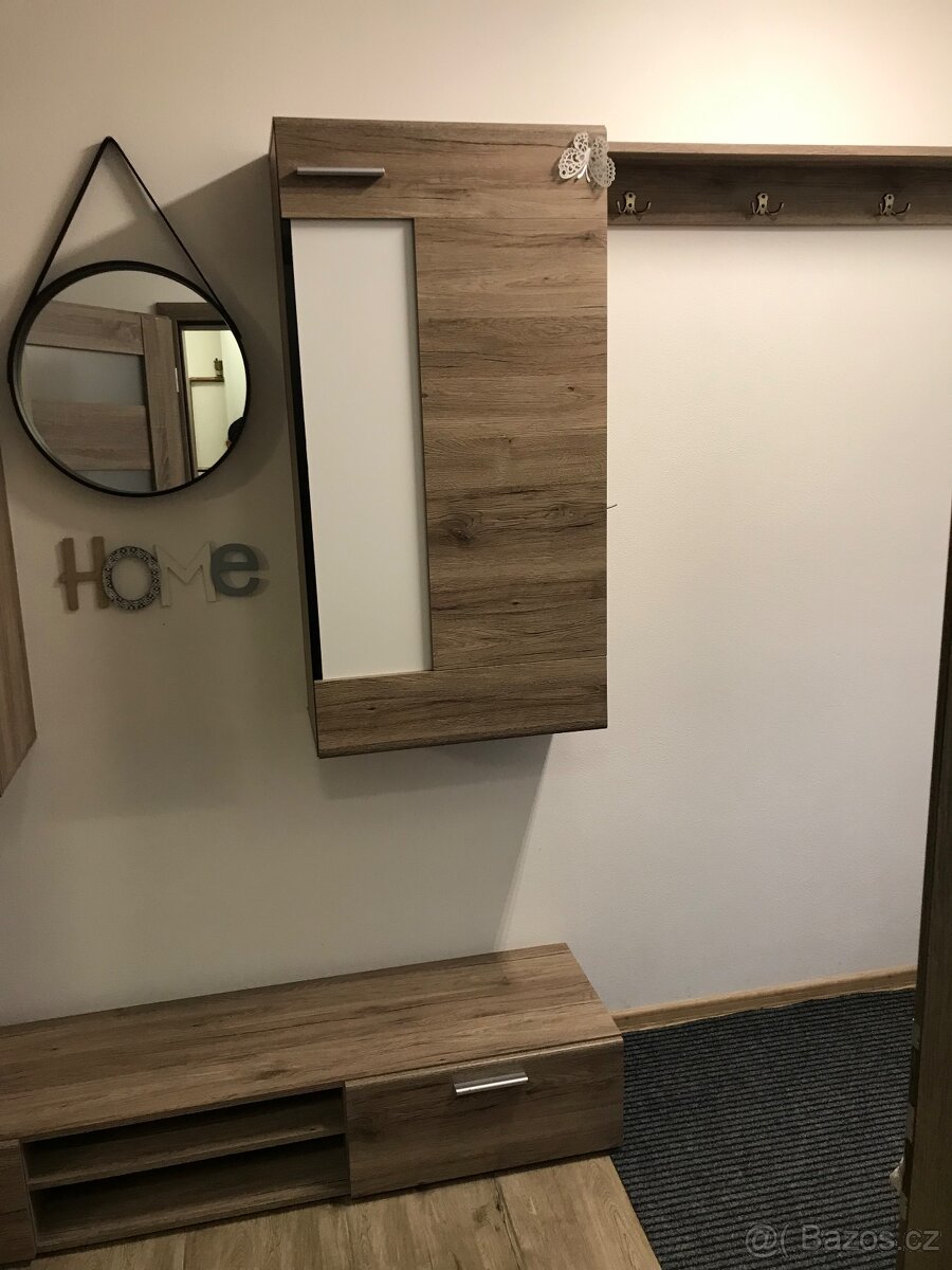 Předsíňová stěna - 5