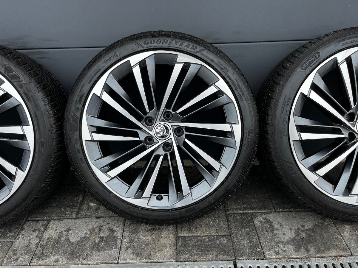 Zimní originál Škoda Superb 235/40 r19 Goodyear - 5