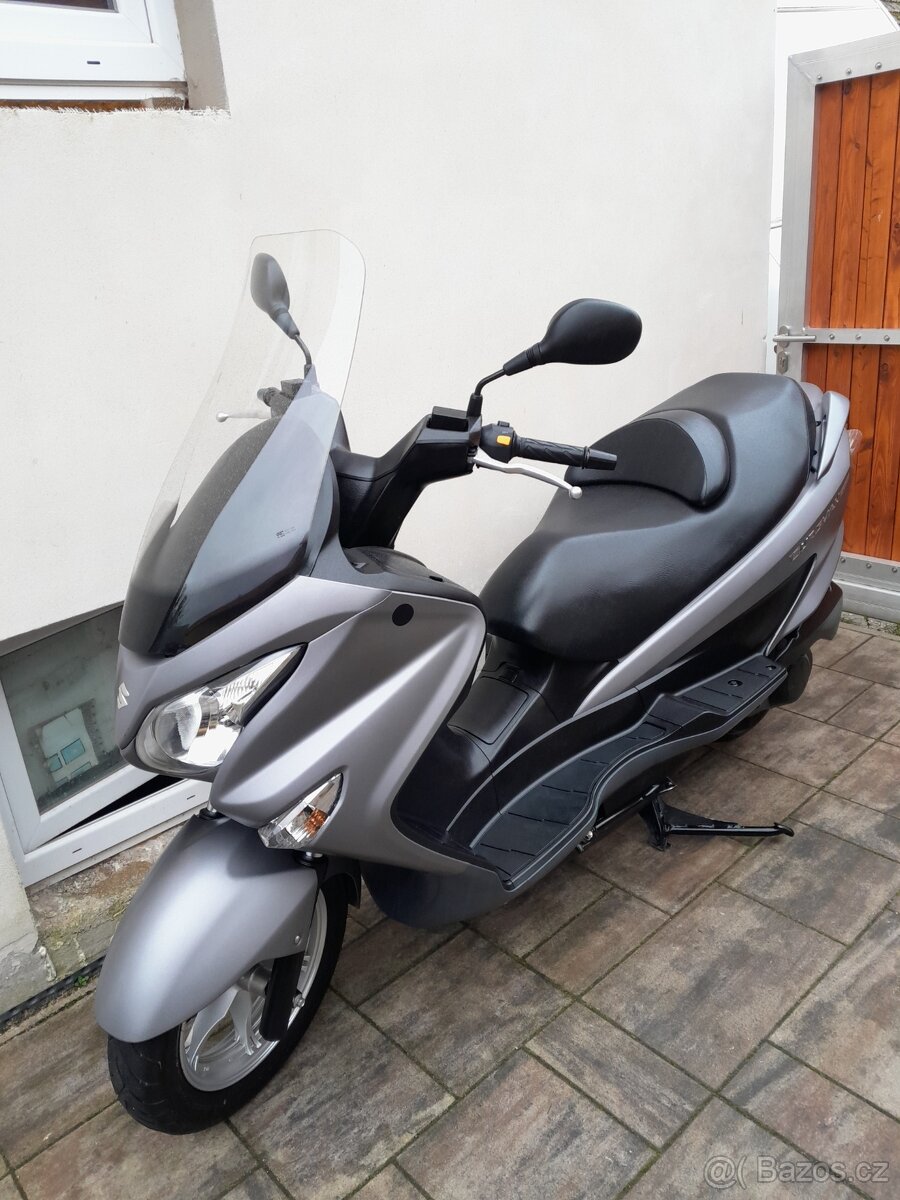 Suzuki Burgman 200i 2016, výborný stav, ZIMNÍ CENA - 5