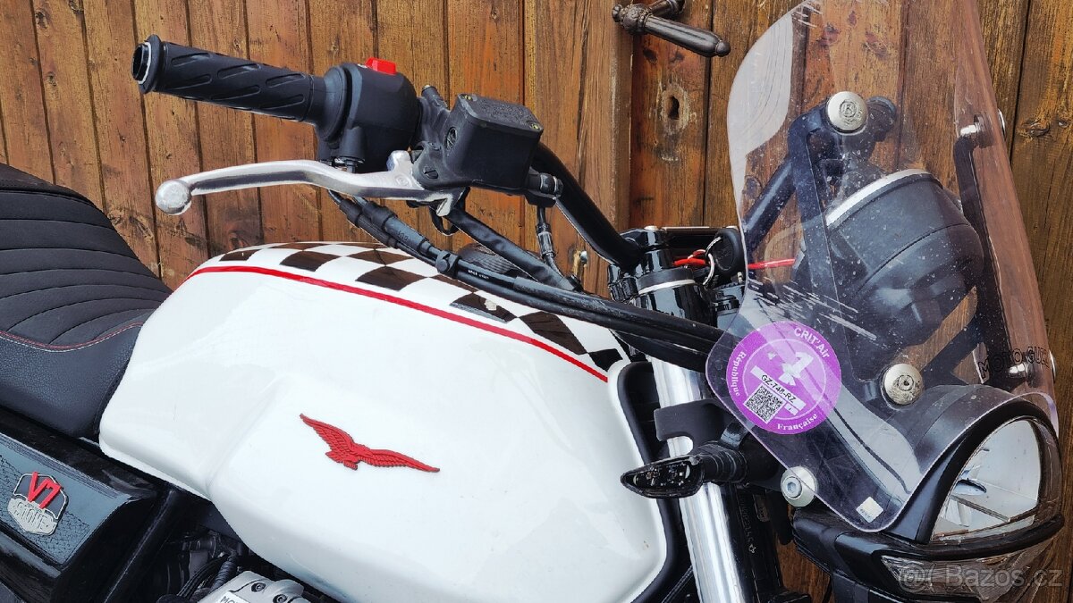 Moto Guzzi V7 STONE 2024 - 5