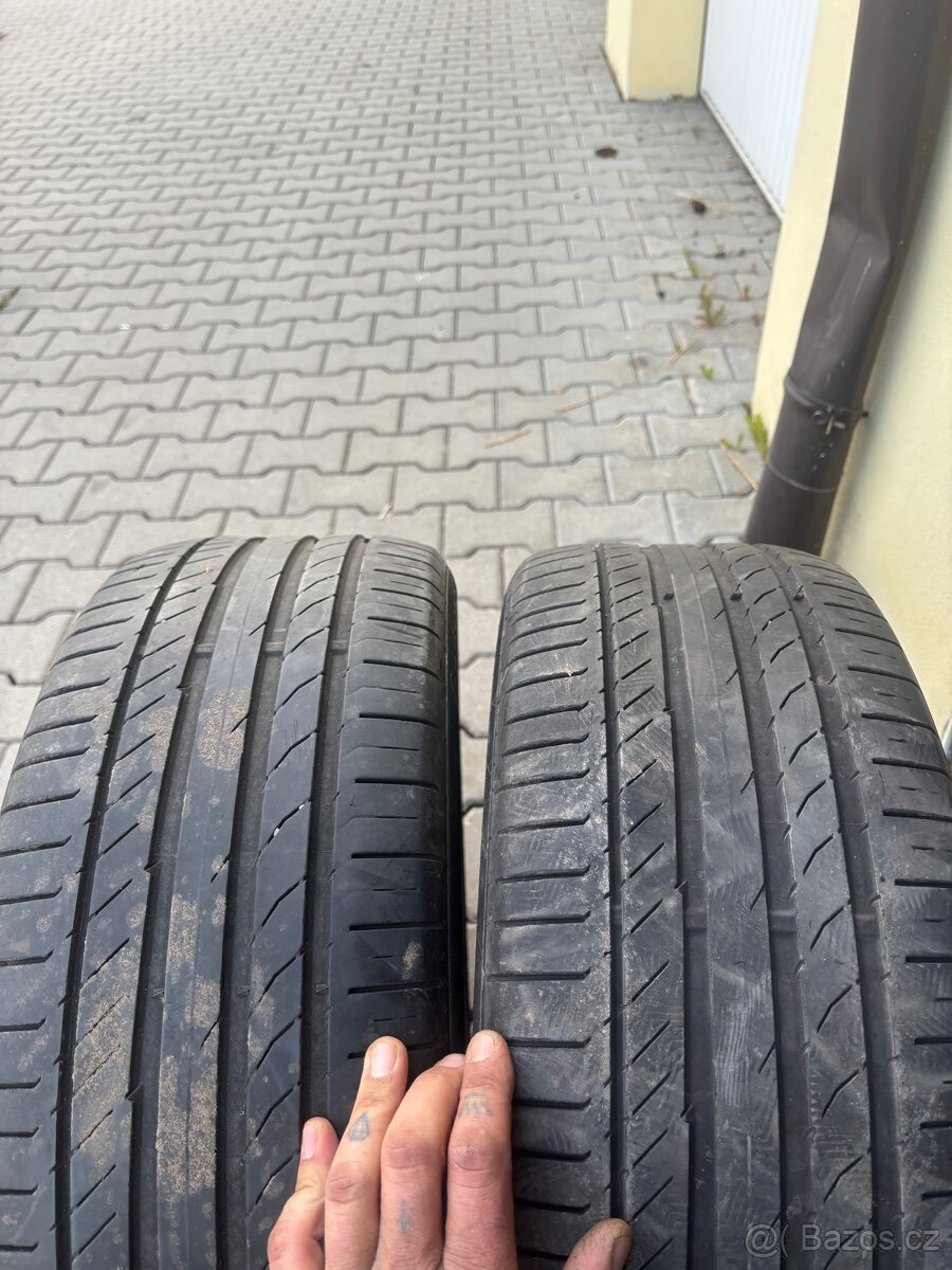 Continental 235/45/18 - 5