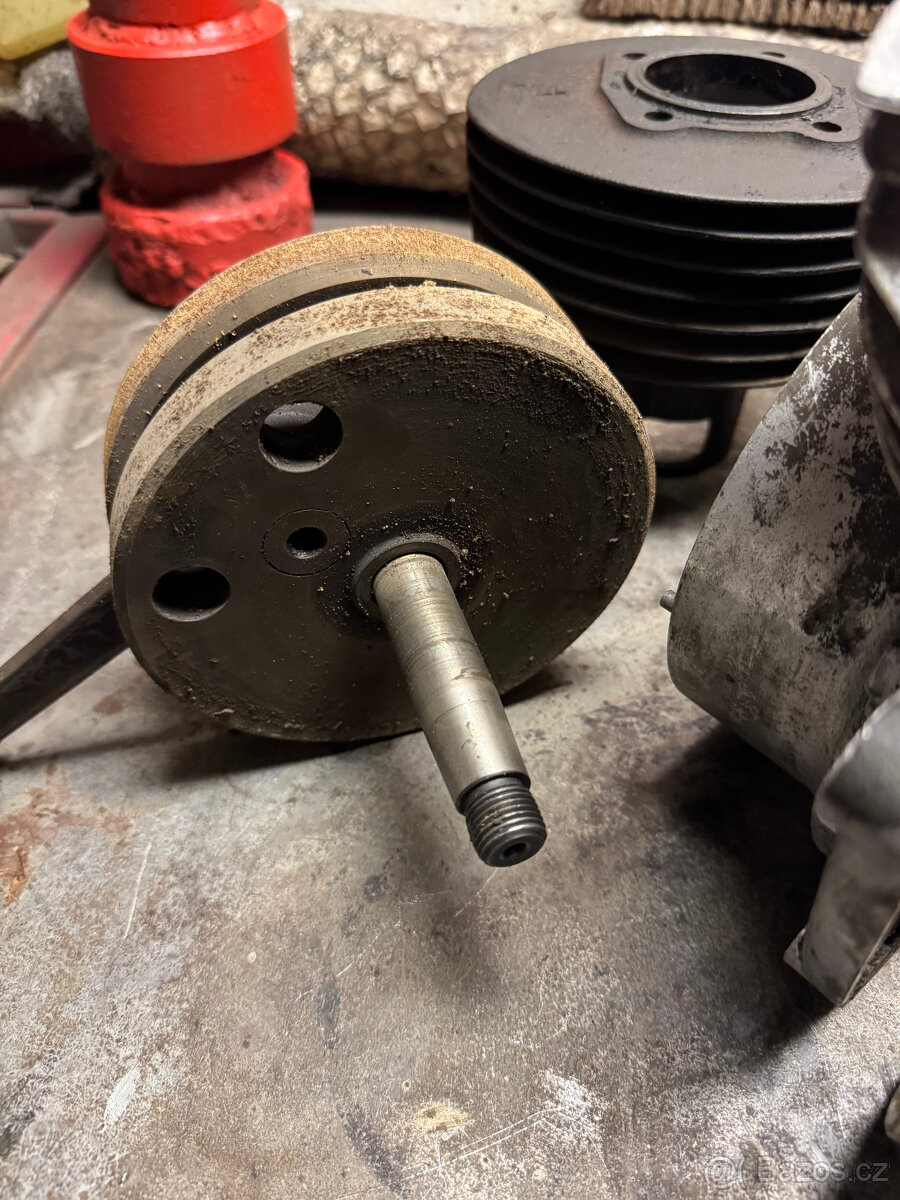 Jawa Čz 175/356 - párové kartery, válec, klika - 5