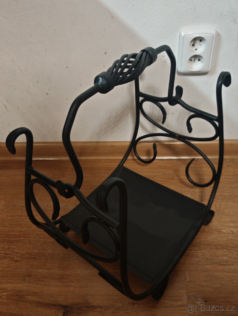 Kovaný koš na dřevo - 5