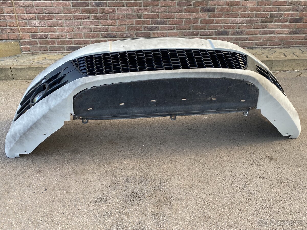 Prodám přední nárazník na VW Scirocco - 5