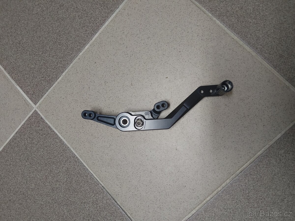 BMW S1000RR řadící páka Gilles - 5