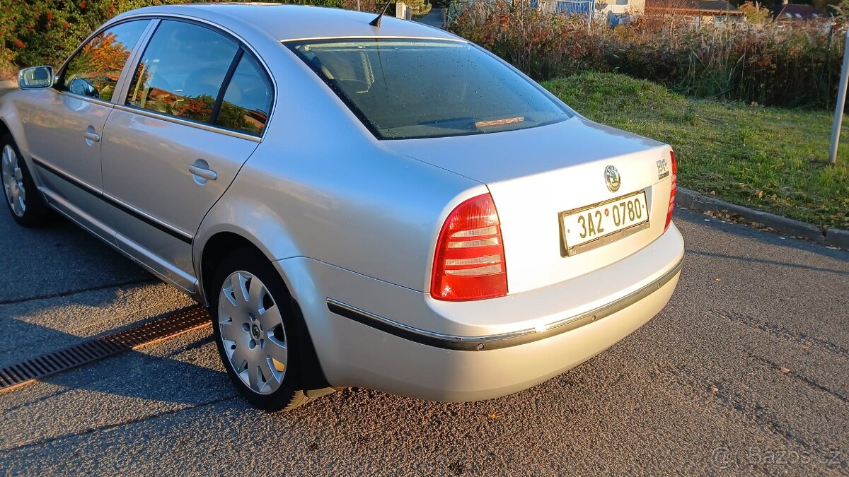 Škoda Superb V6 2.8 190 koní MANUÁL, ex vládní bez koroze - 5