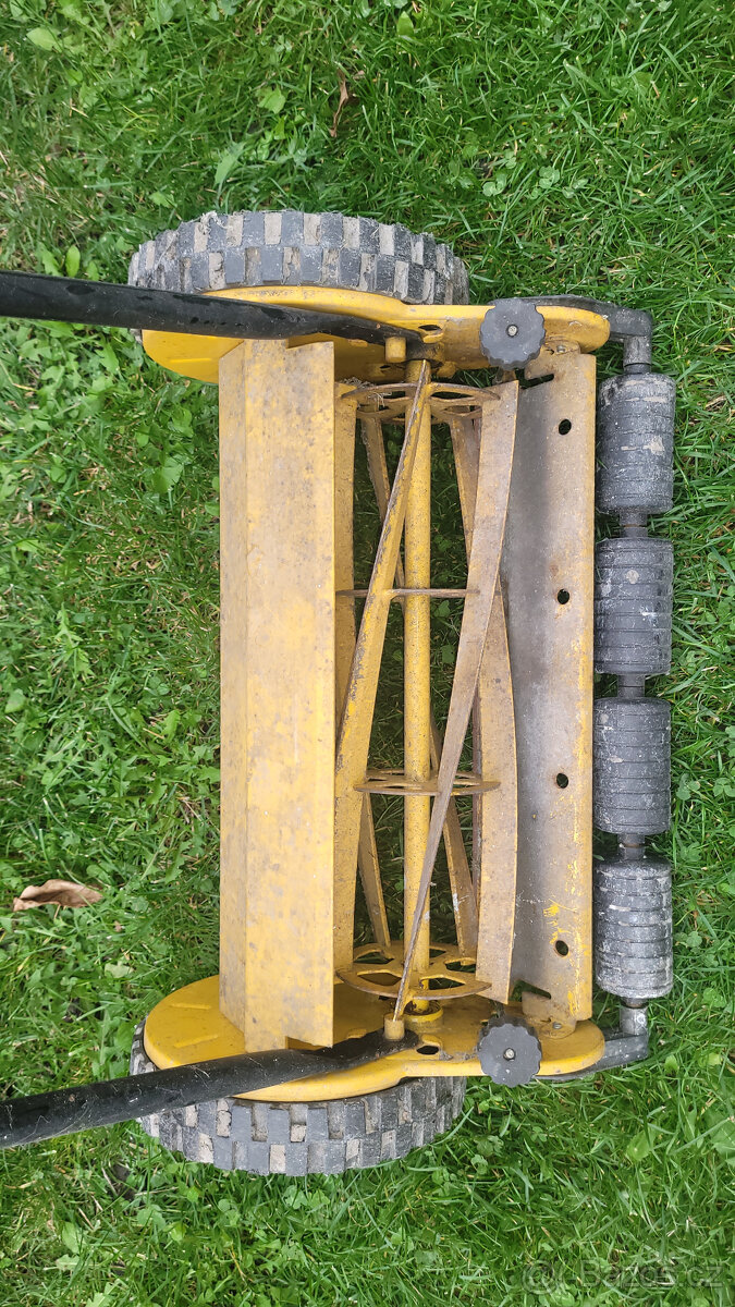 ELEKTRICKÁ SEKAČKA + VŘETENOVÁ SEKAČKA - 5