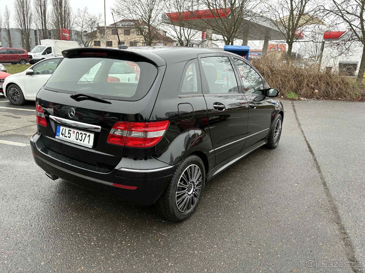 PRODÁM MERCEDES BENZ B 200 - 5