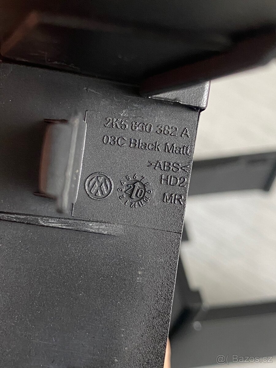 Krytka hagusy VW caddy 2K5860149D - 5