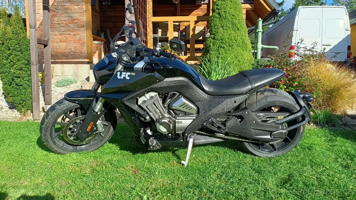 Cruiser LFC Benda 700 - 5