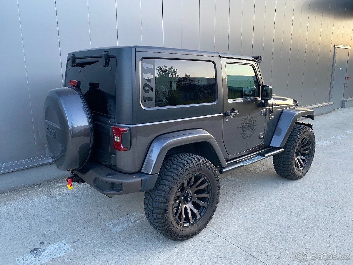 Jeep Wrangler 75th Anniversary Edition - 5