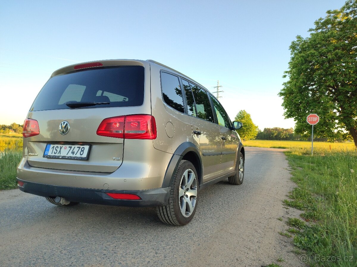 VW Touran Cross - 5
