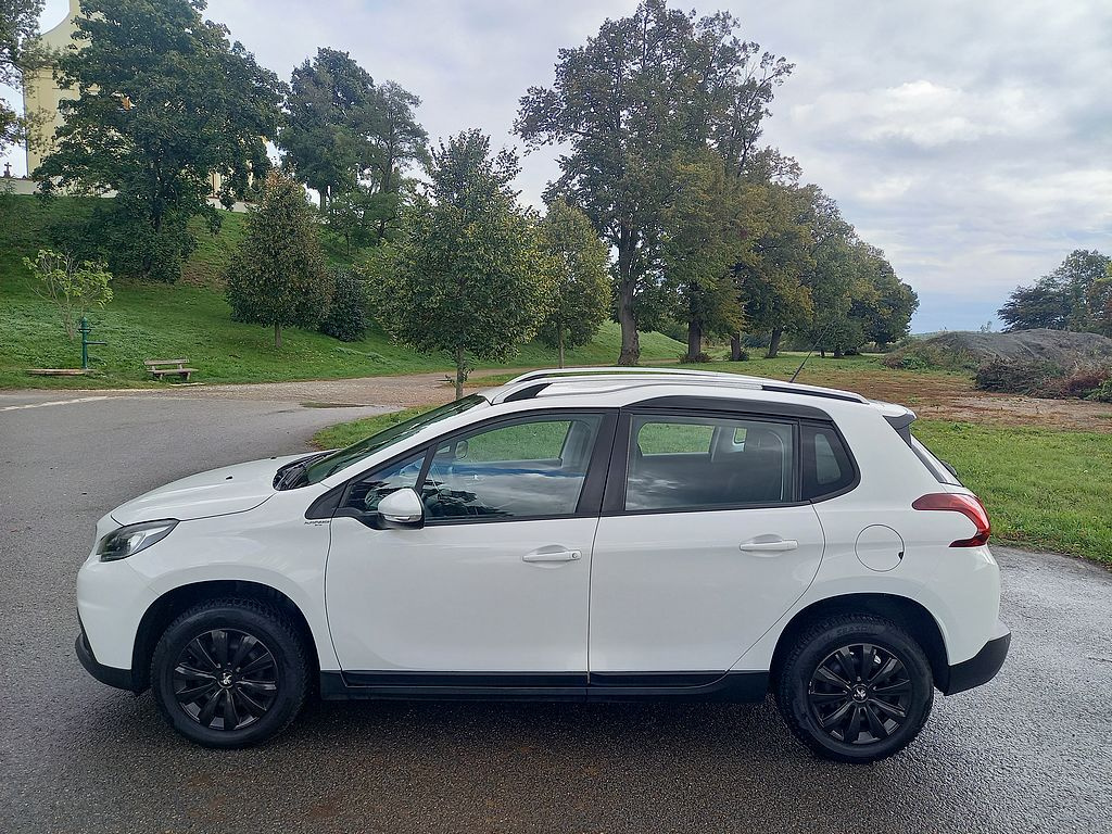 Peugeot 2008, 1.2 PureTech-digiklima-ČR-nehavarované - 5