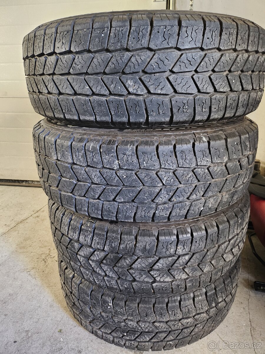 Pneu 215 65 R16C - 5