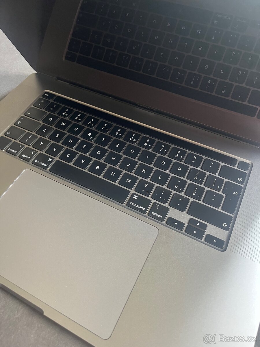 MacBook Pro 16″ (2019, Intel, 2TB SSD) - 5